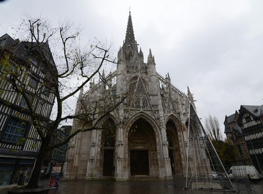 File:Five gabled porches attached to the west façade of the Eglise  Saint-Maclou (30268774844).jpg - Wikimedia Commons