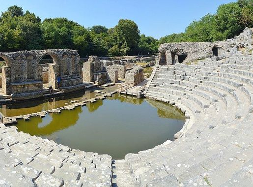 File:Butrint - Ancient amphitheatre (by Pudelek).JPG - Wikipedia