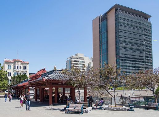 File:Portsmouth Square, San Francisco.jpg - Wikimedia Commons