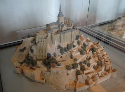 File:Abbey of Mont-Saint-Michel museum - Architectural model 4.JPG -  Wikimedia Commons