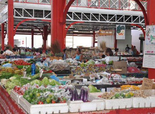 File:Marché de Papeete.JPG - Wikimedia Commons
