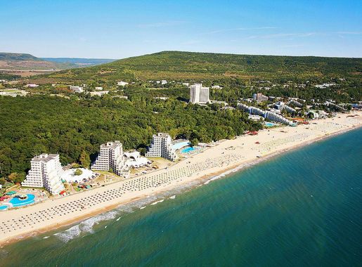 File:Albena resort Boby Dimitrov.jpg - Wikimedia Commons