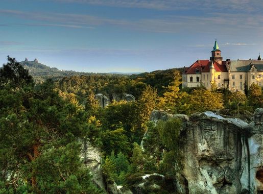 File:Hruba Skala chateau.jpg - Wikimedia Commons