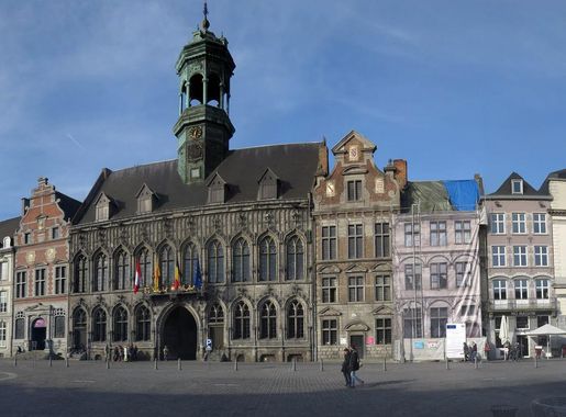 File:Grand Place, Mons (Hainaut) 02.jpg - Wikimedia Commons