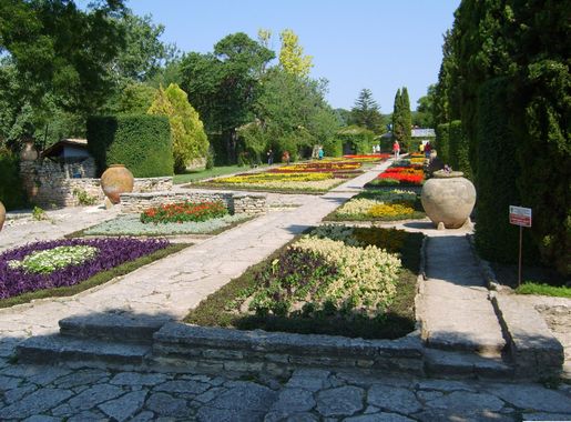 File:Balchik Palace garden ifb.JPG - Wikipedia