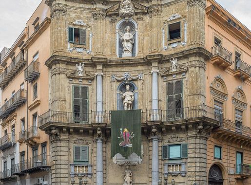 File:Quattro Canti palazzo NE a Palermo.jpg - Wikimedia Commons