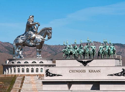 File:Chinggis Khaan statue Complex.jpg - Wikipedia