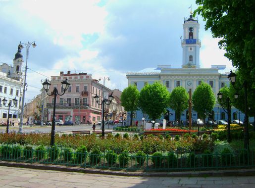 Файл:Ратуша (Чернівці)2!.jpg — Вікіпедія