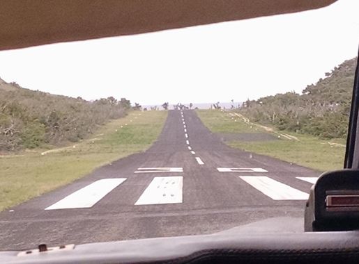 File:Lizard Island Airport.jpg - Wikimedia Commons