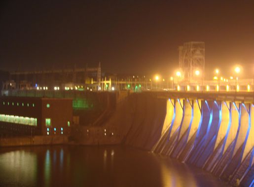 Файл:Hydro-electric Power station 'Dniprohes' in Zaporizhzhia 03.JPG —  Вікіпедія