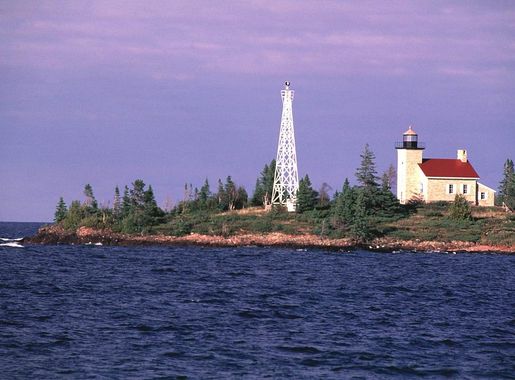 File:Copper Harbor Light.jpg - Wikimedia Commons