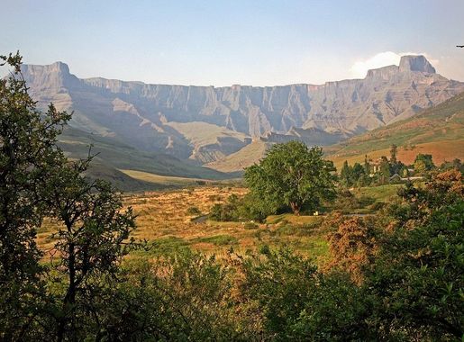 File:Amphitheater at the Royal Natal National Park - panoramio.jpg -  Wikimedia Commons