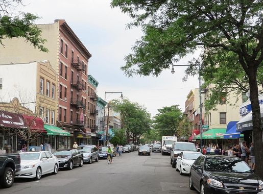File:Arthur Avenue between 184th and 186th Street in the Bronx, New York  City 001 crop.jpg - Wikimedia Commons