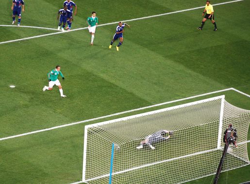 File:FIFA World Cup 2010 France Mexico.jpg - Wikimedia Commons