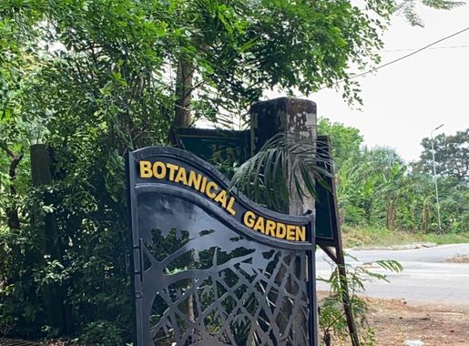 File:Gate of KNUST Botanical Gardens.jpg - Wikimedia Commons