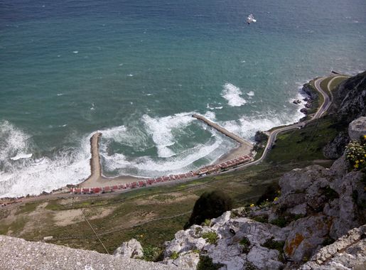 File:Ampliación de la playa este de Gibraltar, Gibraltar, marzo de 2014.jpg  - Wikimedia Commons
