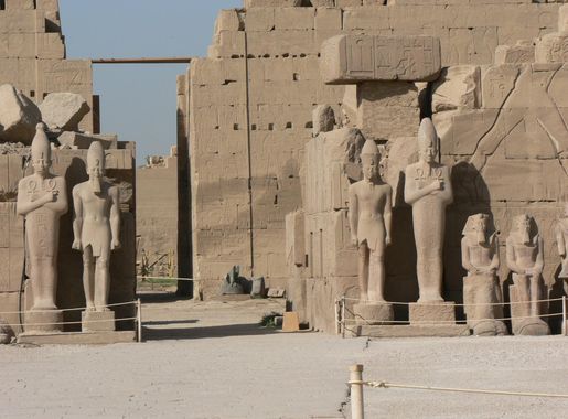 File:Karnak Temple, Luxor, Egypt (2505666568).jpg - Wikimedia Commons