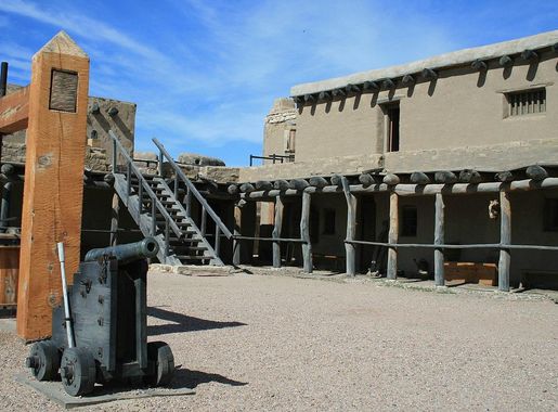 File:Bent's Old Fort National Historic Site cannon  (9145a47f488e4205bc83876c45b097cf).JPG - Wikimedia Commons