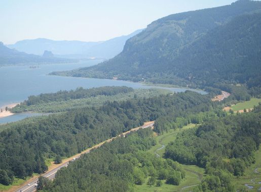 File:Columbia River Gorge view.jpg - Wikimedia Commons