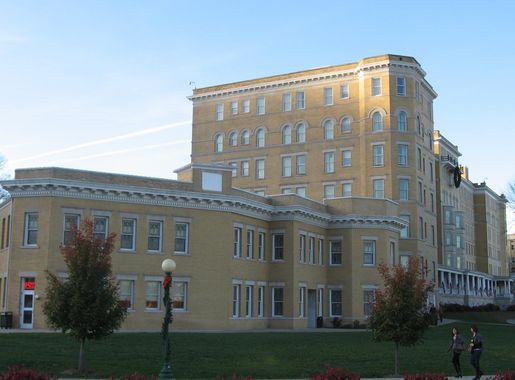 File:French Lick Springs Hotel.jpg - Wikimedia Commons