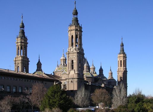 File:Basilica del Pilar ZaragozaAragon(Spain).jpg - Wikipedia