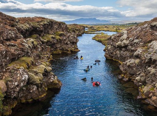 File:Cañón Silfra, Parque Nacional de Þingvellir, Suðurland, Islandia,  2014-08-16, DD 055.JPG - Wikipedia