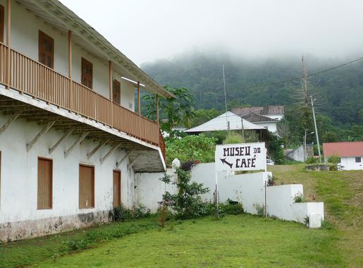 File:Musée du Café à Monte Café (São Tomé) (3).jpg - Wikimedia Commons