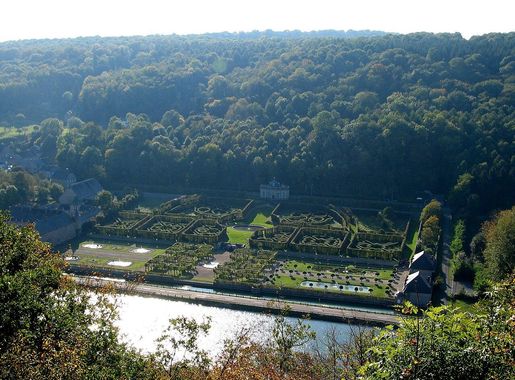 File:Castle of Freÿr - Waulsort and its gardens (XVII-XVIIIth  centuries).jpg - Wikimedia Commons