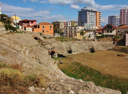 File:Durrës amphitheater (Albania).JPG - Wikimedia Commons