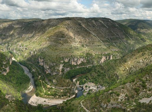 File:Saint Chely Tarn.jpg - Wikipedia