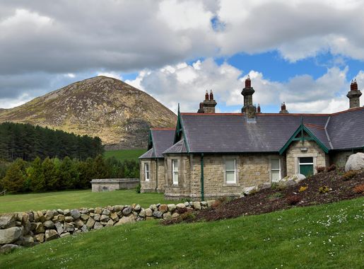 Free Images : landscape, grass, farm, house, hill, building, chateau, home,  mountain range, village, cottage, thunder, mountains, alps, estate, rural  area, northern ireland, quiet valley, the tank, mountainous landforms  5925x3950 - -