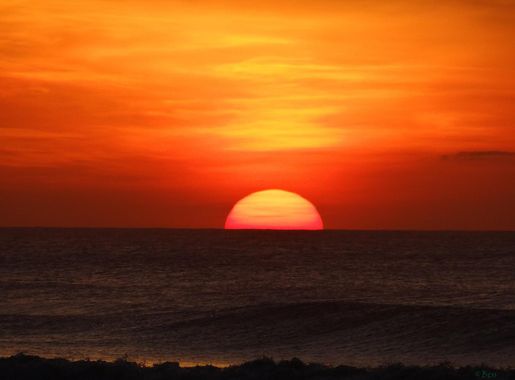 File:Sunrise at Elliots beach.jpg - Wikimedia Commons