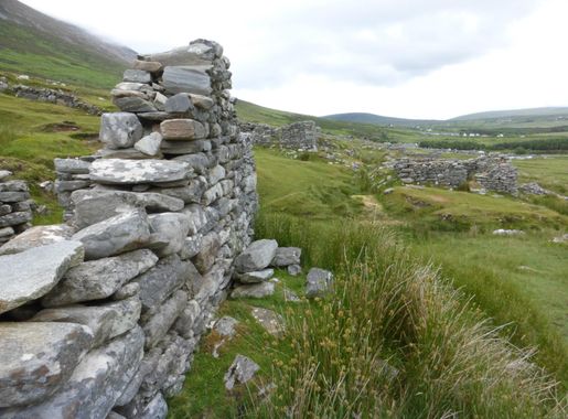 File:Deserted village - Achill.jpg - Wikimedia Commons