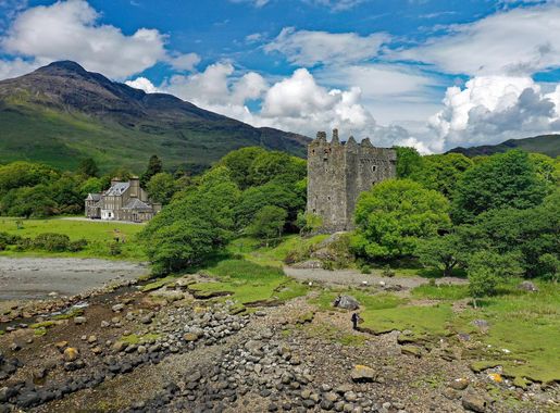 File:Mull Lochbuie Moy Castle.jpg - Wikimedia Commons