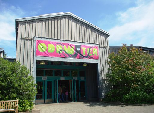 File:Oregon Coast Aquarium entrance.JPG - Wikimedia Commons
