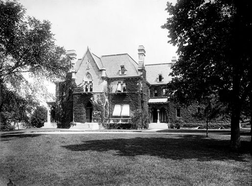 File:Cornell - Llenroc House.jpg - Wikimedia Commons
