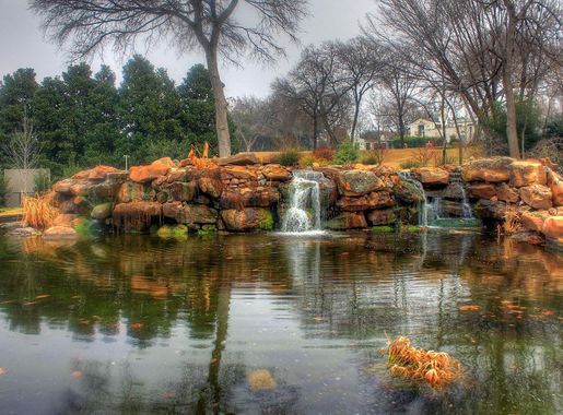File:Gfp-texas-dallas-arboretum-waterfalls-and-pond-scenery.jpg - Wikimedia  Commons