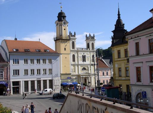 Free Images : banska bystrica, slovakia, city, landmark, building, plaza,  human settlement, public space, town square, facade, sky, tourism, stately  home, spire, steeple, metropolis, seat of local government, medieval  architecture, tourist attraction,