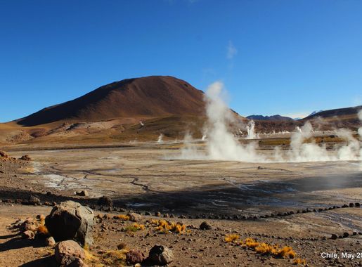File:Geyser El Tatio In Atacama Desert Chile (215307549).jpeg - Wikimedia  Commons
