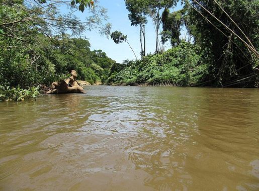 File:Rio Aquidaban.jpg - Wikimedia Commons