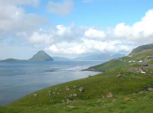 File:Kirkjubøur, Faroe Islands (7).JPG - Wikimedia Commons