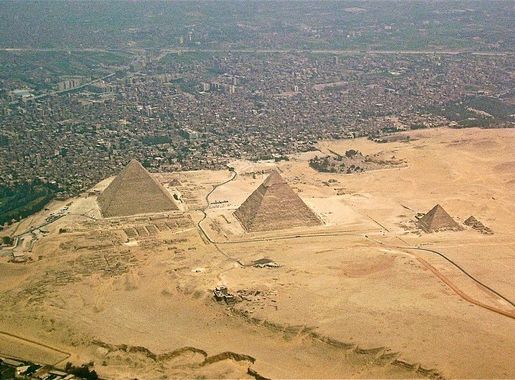 File:Giza-pyramids.JPG - Wikimedia Commons