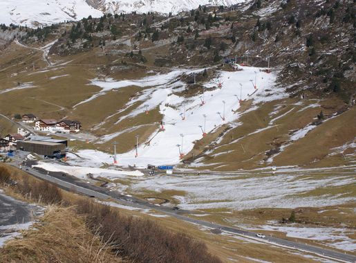 File:Zuers-Trittkopfbahn-Flexenarena-13ASD.jpg - Wikimedia Commons