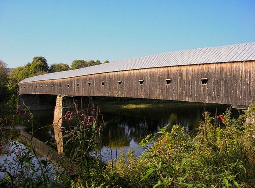 File:Cornish-Windsor Bridge spanning Connecticut River.jpg - Wikimedia  Commons