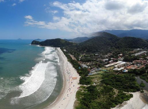 File:Praia Camburi - São Sebastião.jpg - Wikimedia Commons