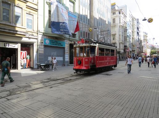 File:İstiklal Avenue - Istiklal Street - İstiklâl Caddesi - Istanbul, Turkey  (10583277706).jpg - Wikimedia Commons