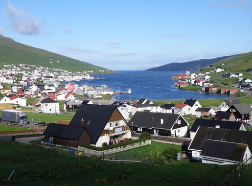 File:Vagur Faroe Islands.JPG - Wikimedia Commons