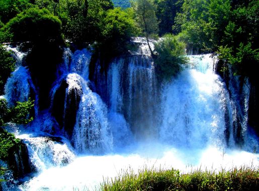 File:Waterfall on Una river in Martin Brod.jpg - Wikipedia