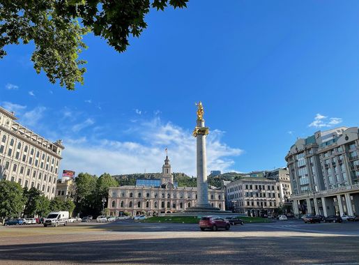 File:Freedom Square, Tbilisi, Georgia.jpg - Wikimedia Commons