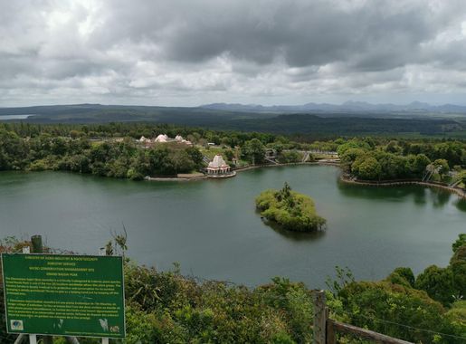 File:Am Heiligen See Mauritius 2019-09-28 22.jpg - Wikimedia Commons